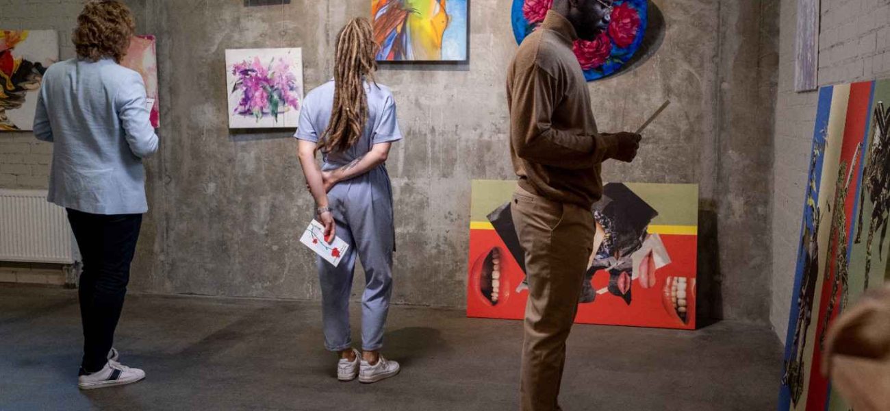 Rezensionen zu Kunstausstellungen