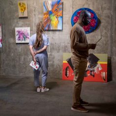 Rezensionen zu Kunstausstellungen